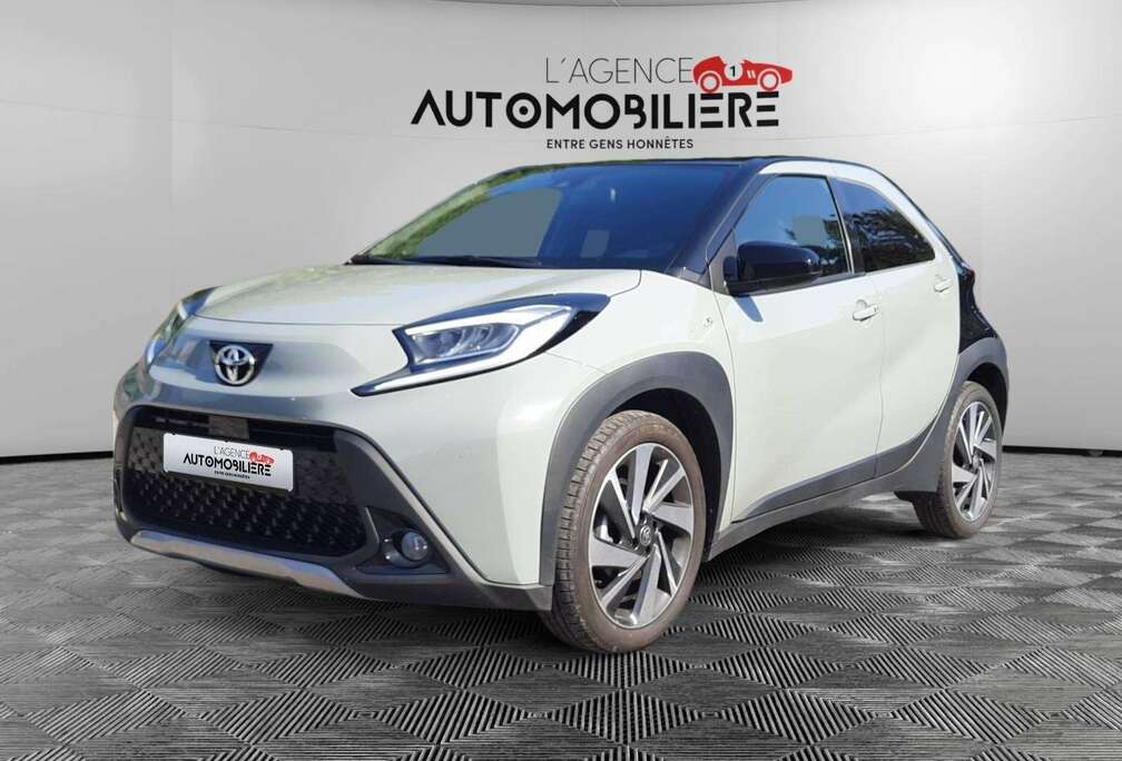 Toyota Hatchback 1.0i CVT Envy LHD/ Garantie Toyota 02/2028