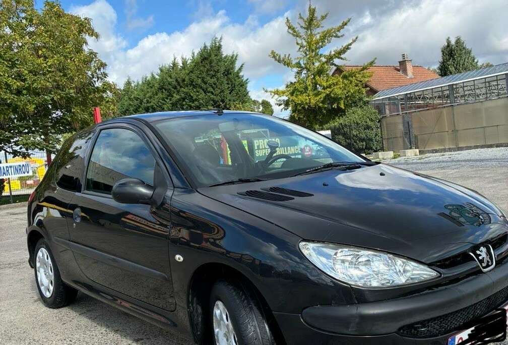 Peugeot 1.4e 75ch Trendy
