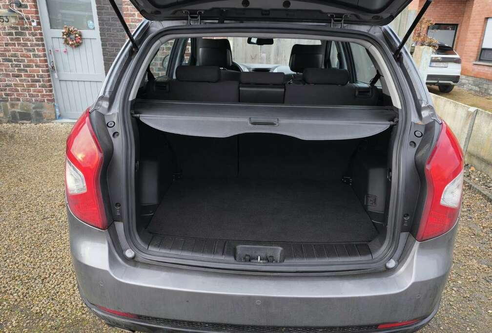 SsangYong 2.0 e-XGi200 2WD Crystal