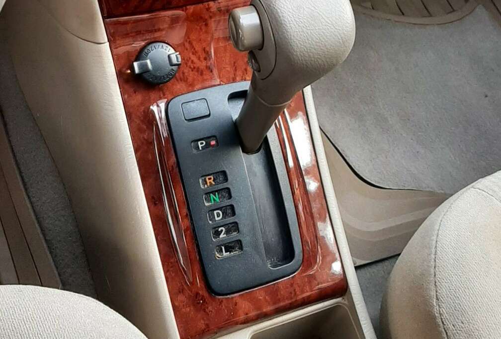 Toyota 1.6i VVT-i 16v Linea Luna, uniquement pour l\'expor