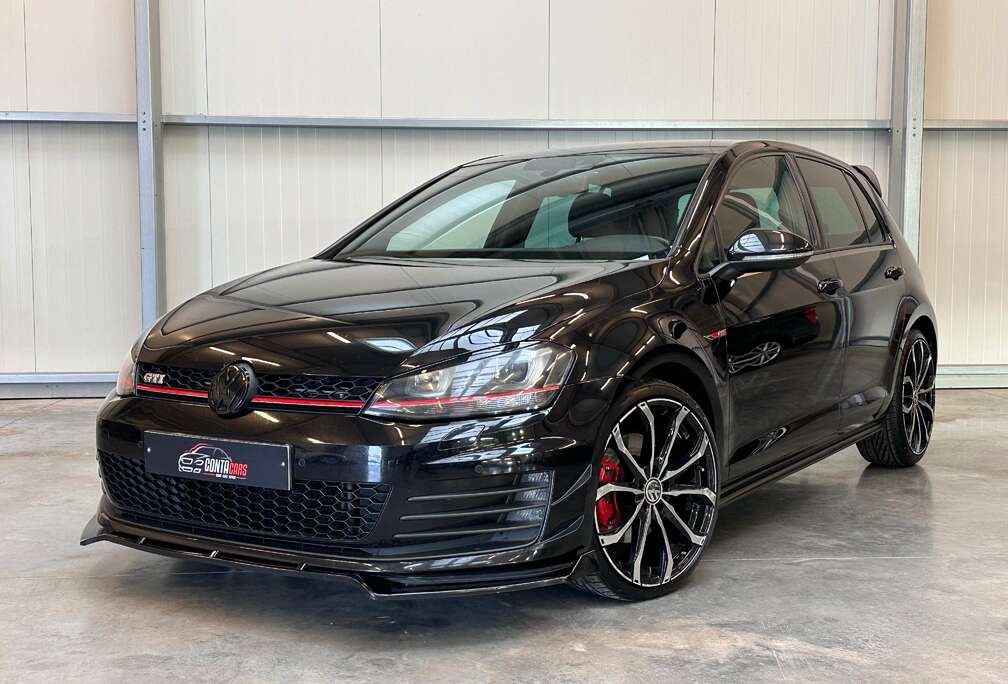 Volkswagen Golf 2.0 TSI