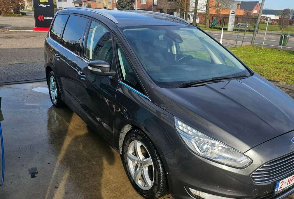 Ford Automatiquement, Phare Xenon, Black esition, Etc