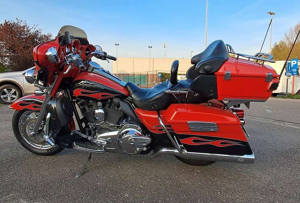 ULTRA CLASSIC E-GLIDE 110 CUBIC