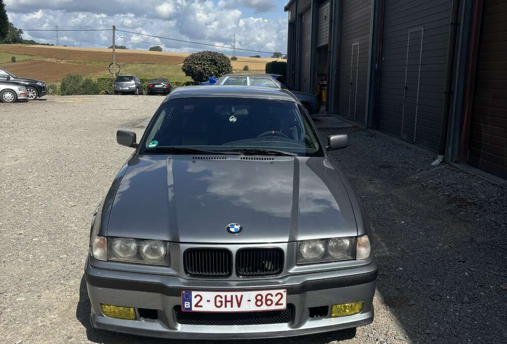 BMW 320i