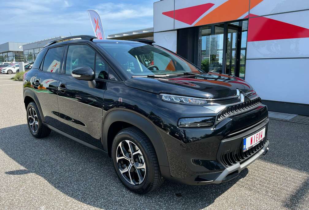 Citroen PLUS automaat met navigatie en parkeersensoren.