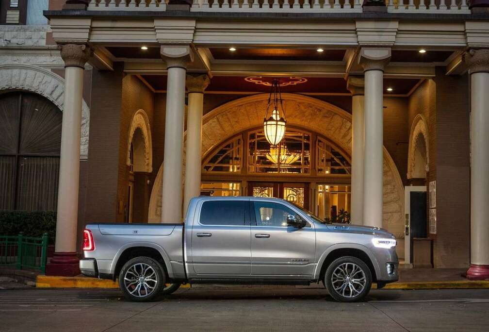 Dodge 1500 Tungsten Crew Cab  HO MY 25