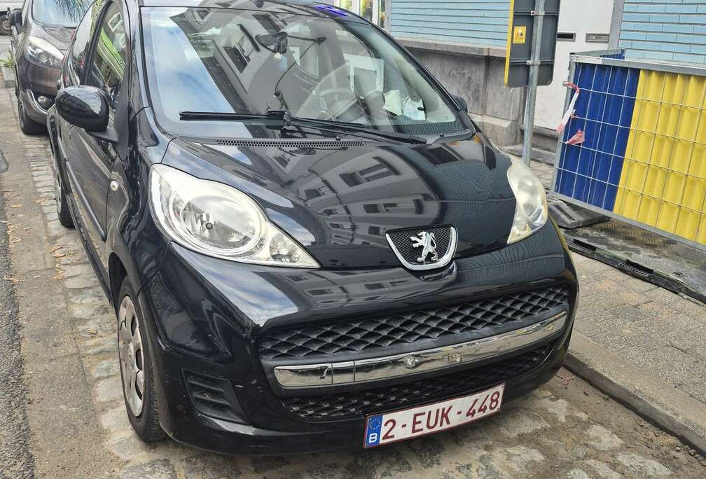 Peugeot 1.0i Black & Silver Edition