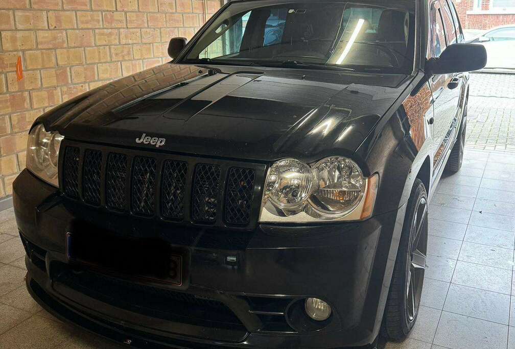 Jeep 6.1 SRT 8