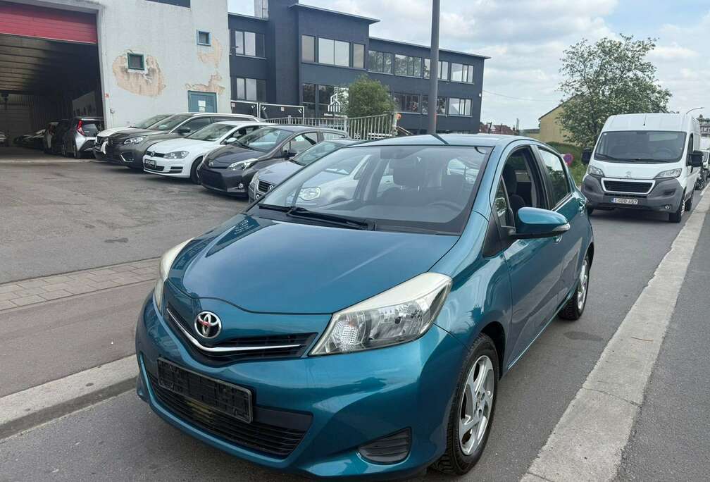 Toyota Yaris 1.0i VVT-i Comfort**12M GARANTIE**