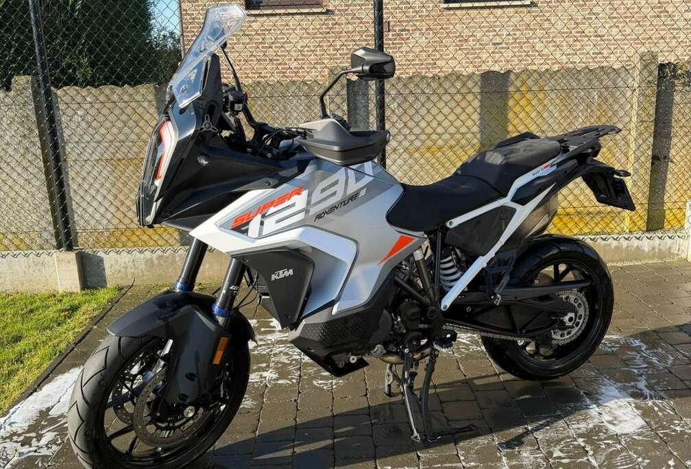 NIEUW - slechts 1300 km.