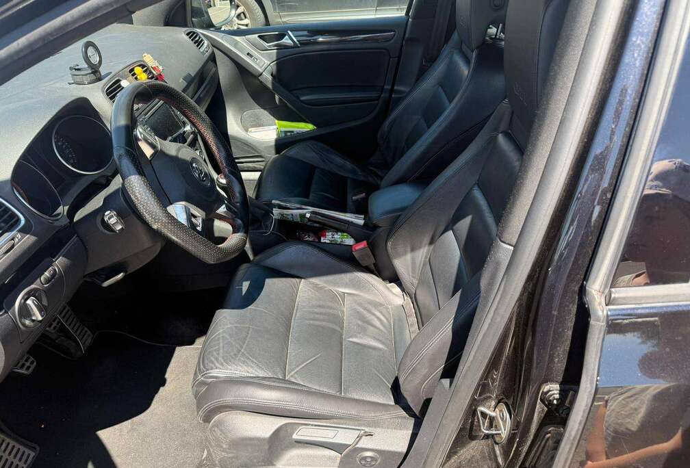 Volkswagen Golf 2.0 TSI DSG