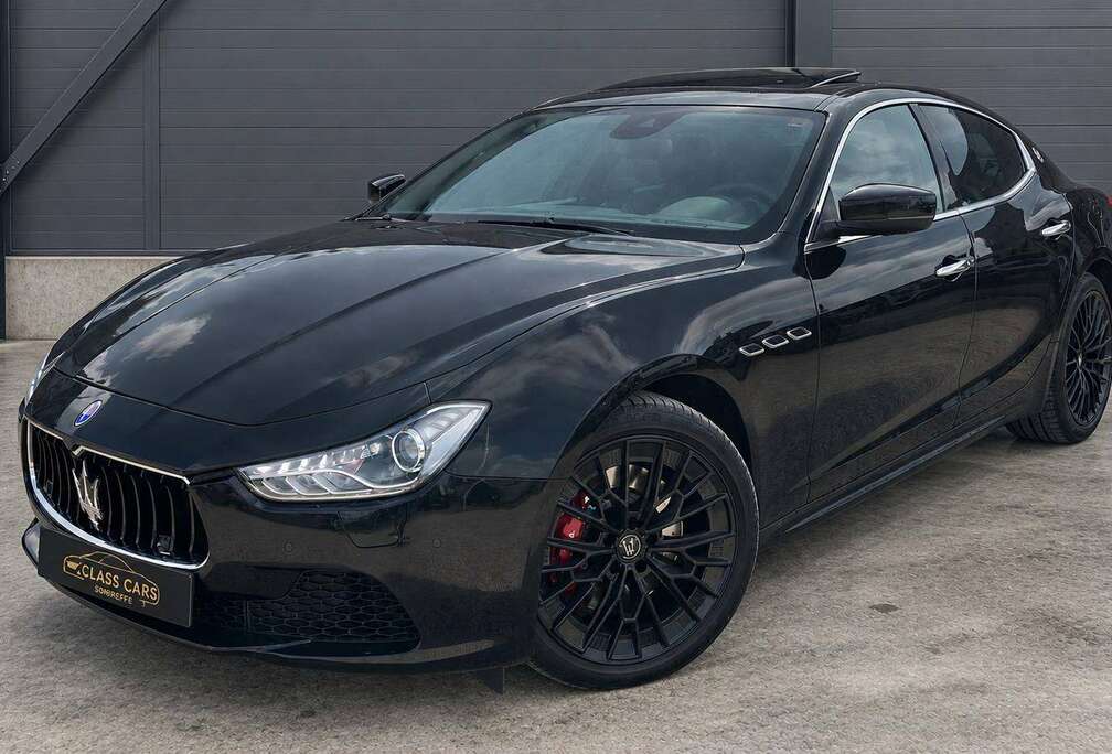 Maserati 3.0 V6 FACELIFT TOIT-OUVRAN NAVI CAMERA 360 BI-XENON 350CV EU6B CARNET COMPLET