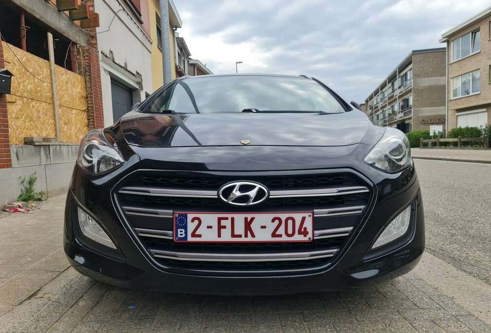 Hyundai blue Kombi 1.6 CRDi DCT Style