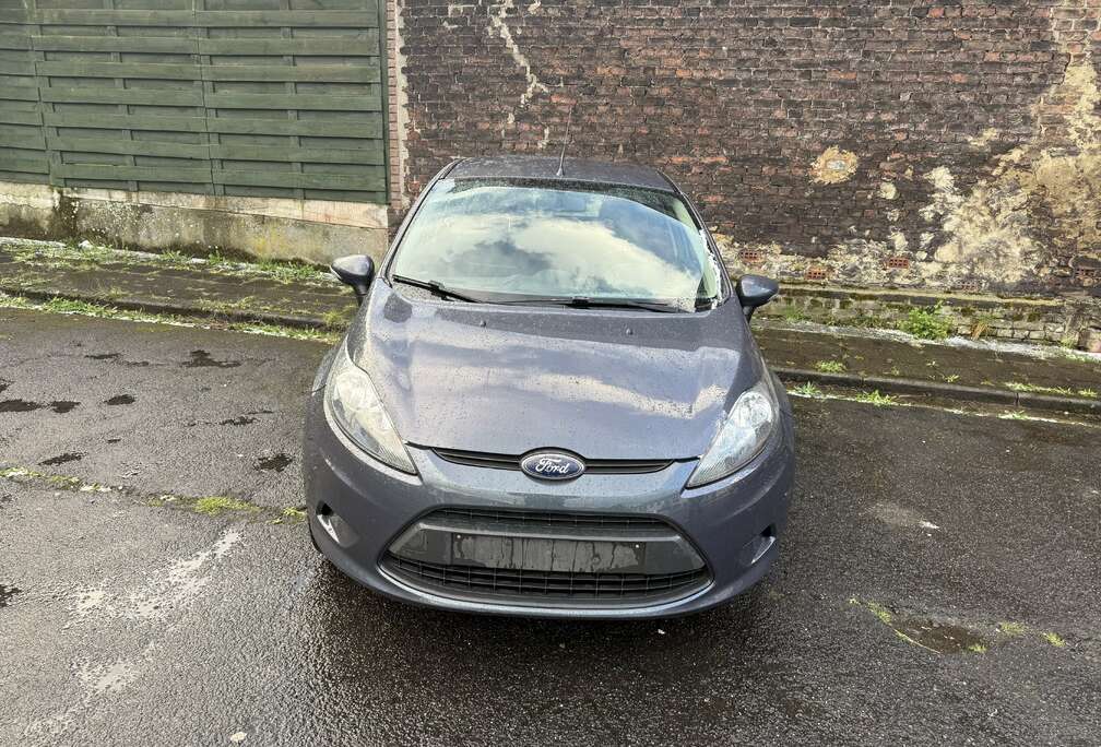 Ford 1.4 TDCi Sound Connection Plus Titanium