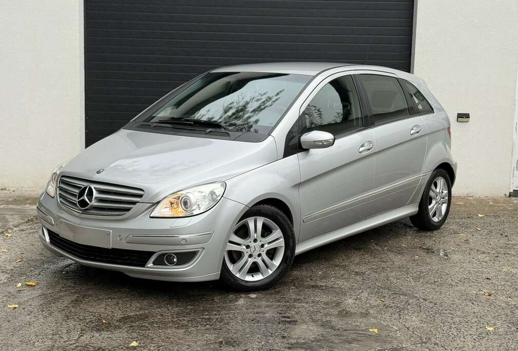 Mercedes-Benz pret a etre immatricule