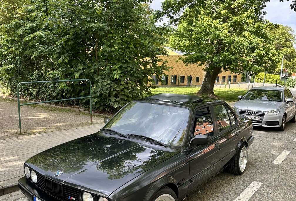 BMW OLDTIMER E30