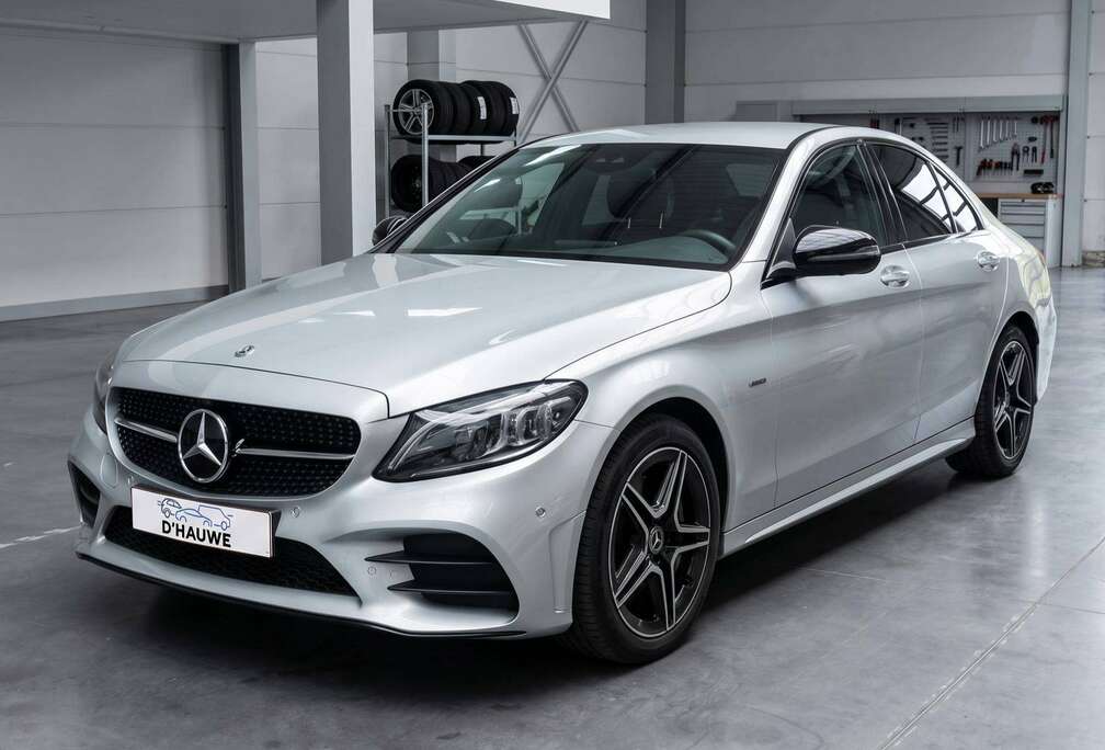 Mercedes-Benz e PHEV *360cam*AMG*Night Package* trekhaak*verwarmde zetels*Apple/Android