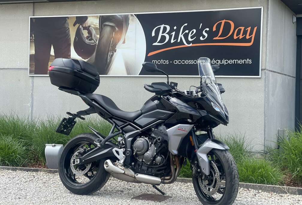 Triumph 660