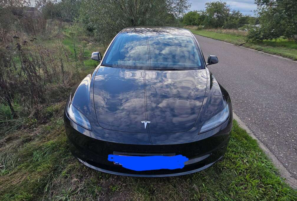 Tesla Model 3 64 kWh RWD Standart Range Premium Premium