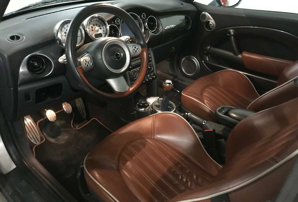 MINI Mini Cabriolet 1.6i 16v Cooper S JCW