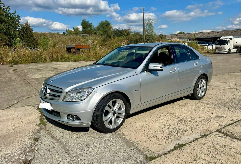 Mercedes-Benz turbo BlueEFFICIENCY Avantgarde