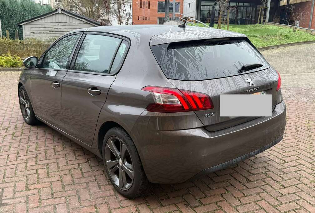 Peugeot 308 1.2 PureTech Allure STT