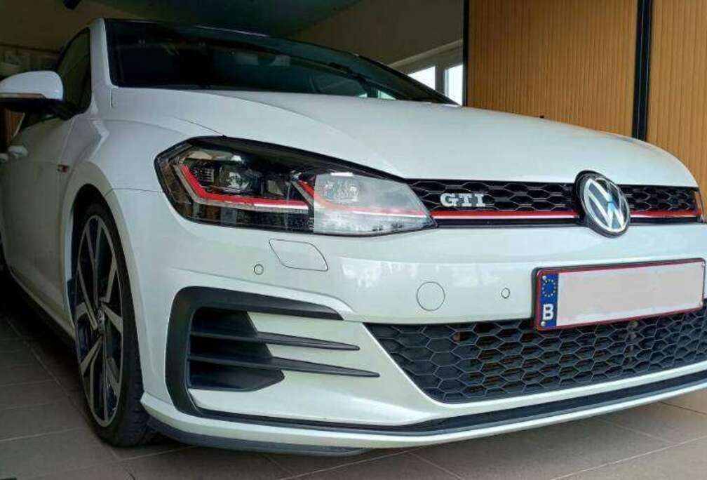 Volkswagen Golf 2.0 TSI DSG