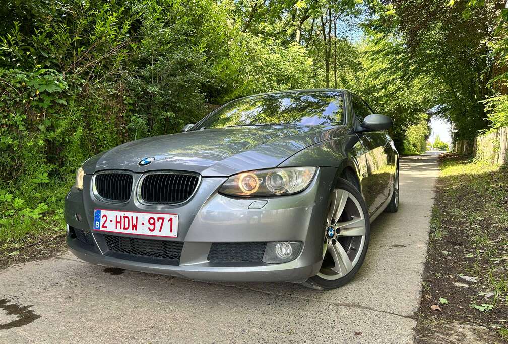 BMW Coupé 320 d GRAND ECRAN GPS PHARES XENON CUIR CAPTEURS CRUISE INT. PACK-M