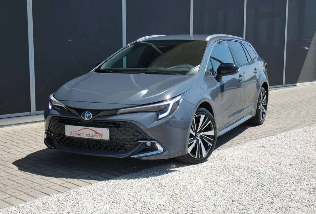 Toyota 1.8 Hybrid 140pk STYLE+TECH PACK+WINTER PACK +Dodehoek +Elektrische koffer +Stuurwielverwarming +Zetelverwarming
