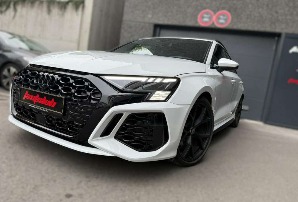 Audi SPORTBACK FREINS CERAMIQUES 2.5 TFSI 5 cylindres