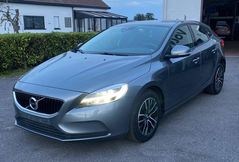 Volvo V40 black edition benzine