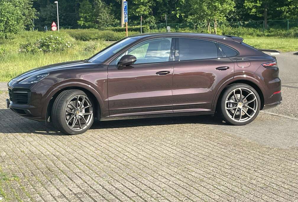 Porsche Coupe E-Hybride