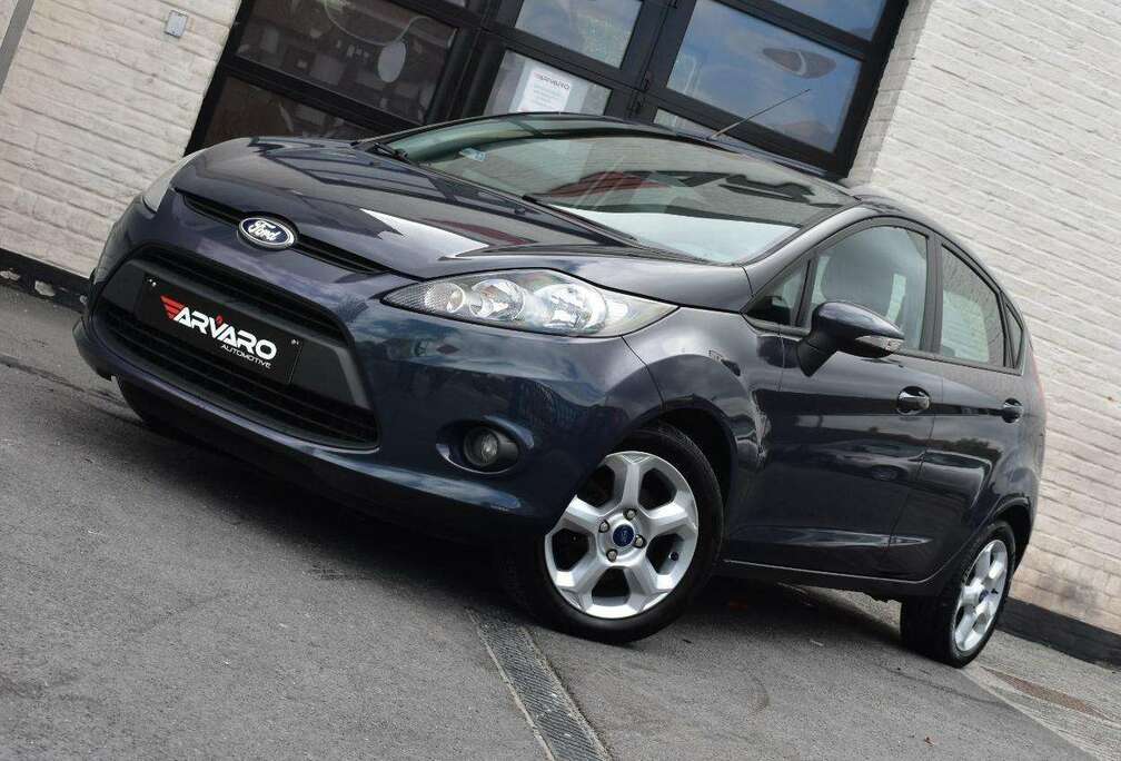 Ford 1.25i Titanium / Airco / PDC / Verw Zetels / Carplay / Garantie