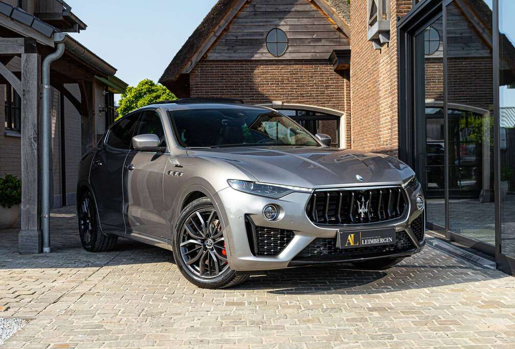 Maserati Levante 3.0 V6 BiTurbo Modena / Facelift / Pano  / Harman/ Kardon Soundsystem / Achteruitrijcamera / Soft-Close