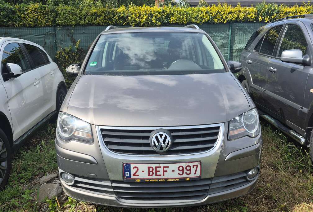 Volkswagen 1.4 BENZINE. 7-PLATS. NAVI. AMBRIAGE PROBLEEM 1950 EURO