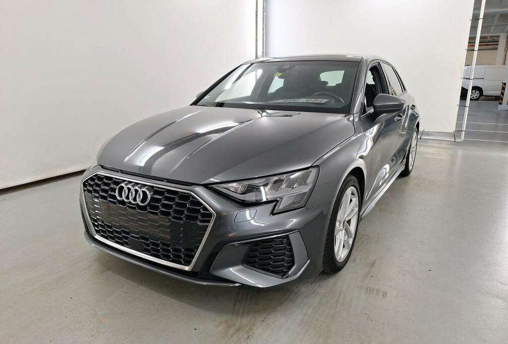 Audi A3*S*LINE**INTERIEUR EXT/TOIT OUVRANT VOLANT MEPLAT*CARPLAY