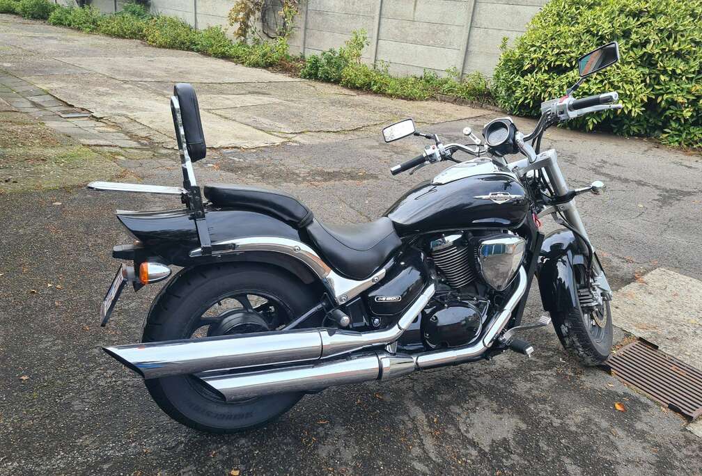 Suzuki Intruder