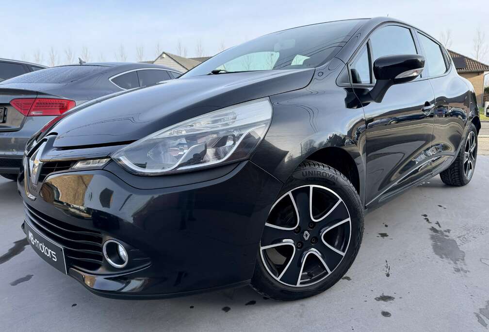 Renault **RESERVEE**RESERVEE**