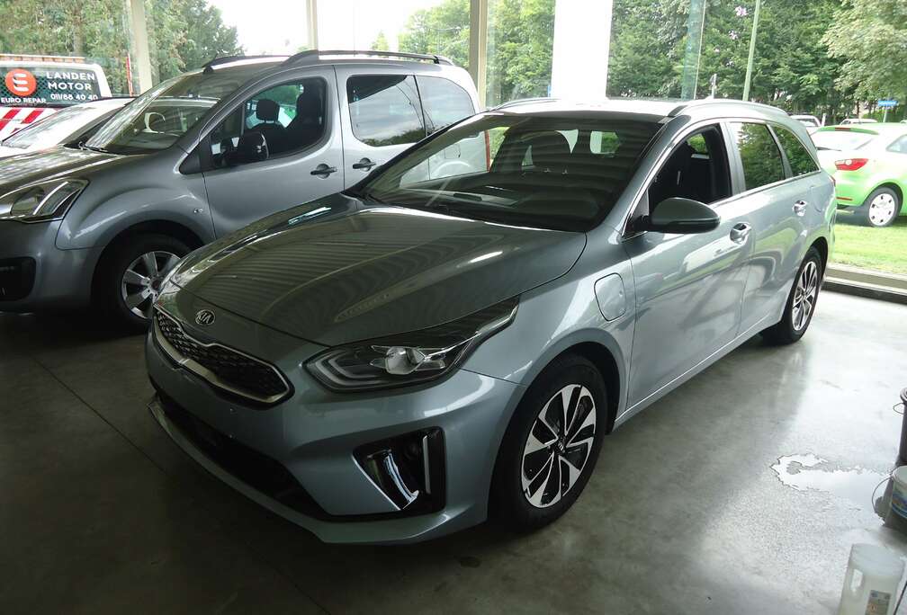 Kia 1.6 GDi PHEV Sense DCT