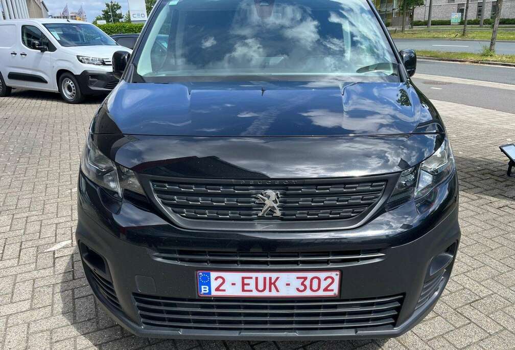 Peugeot 1.5 BlueHDi L1 STD Light S/S (EU6.4)