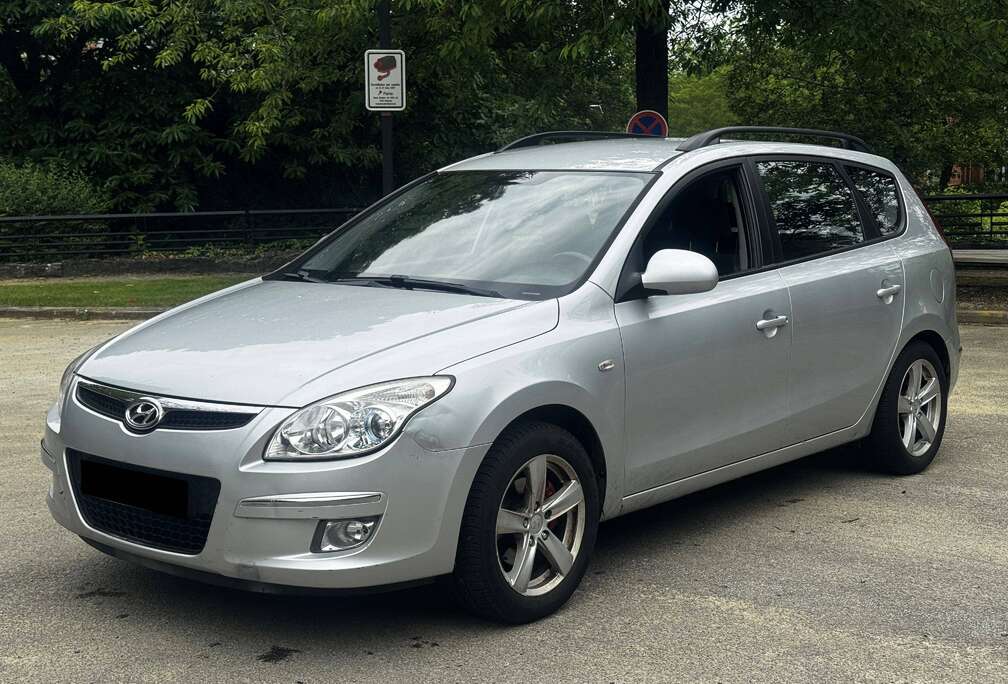 Hyundai i30 SW 1.6i BOITE AUTO CLIM ATT REM