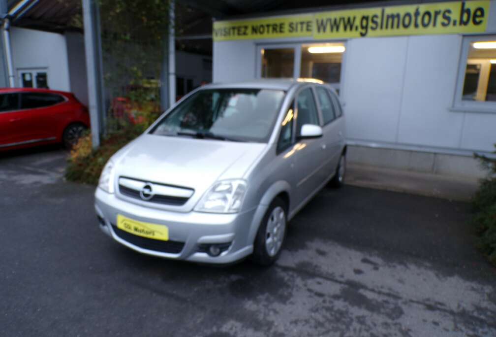 Opel 1.3CDTi 75cv gris 08/2007 Airco Radio CD Bluetooth