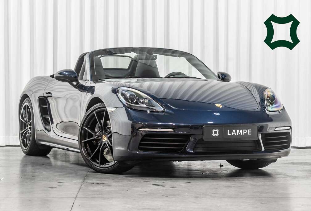 Porsche Boxster Nachtblauw Sportuitlaat PDK Camera Cruise Control Carplay
