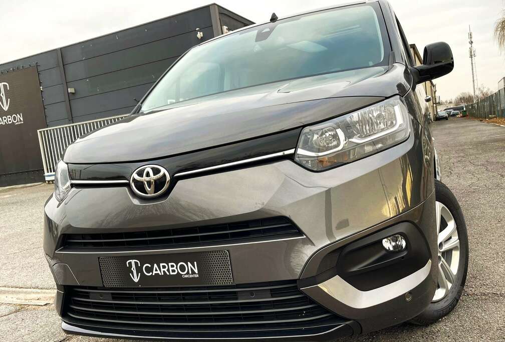Toyota VERSO 1.5d NAVI/CARPLAY/PANO/CAMERA/KEYLESS/CRUISE