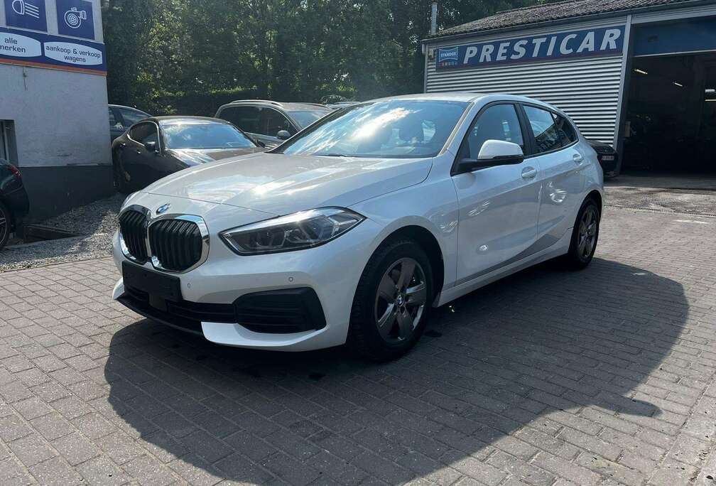 BMW 118iA HATCH136CV Business Pack NAVI/CARPLAY/DAB