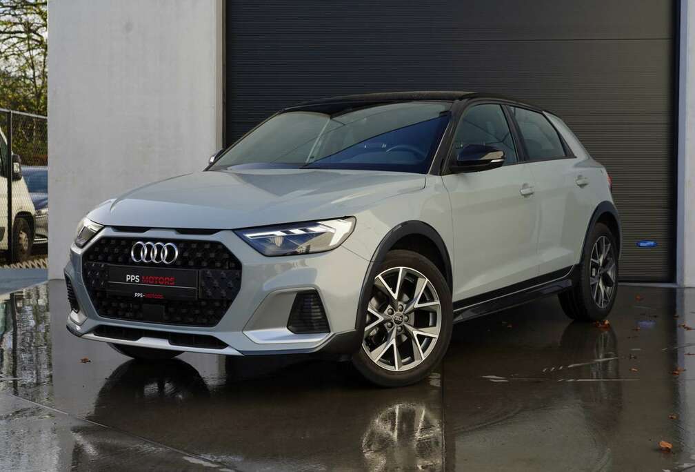 Audi 30 TFSI CITYCARVER  S-LINE  LED  APPLE CARPLAY