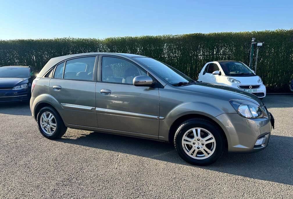 Kia Rio 1.4i Aventura Airco.
