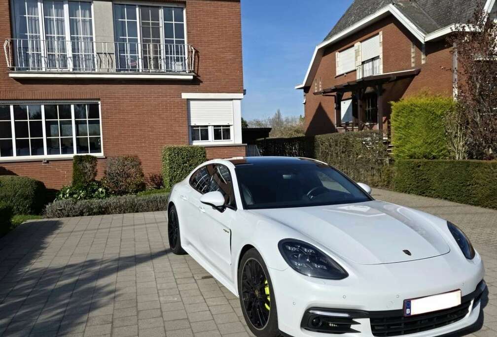 Porsche 4 E-Hybrid Executive