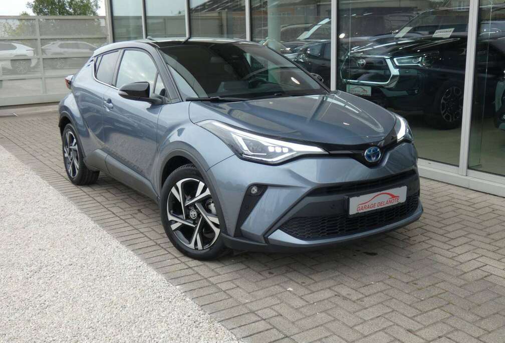 Toyota 1.8i HYBRID C-LUB +LED lampen +TREKHAAK +Dodehoek +Zetelverwarming +Parkeersensoren +Camera +GPS +Carplay