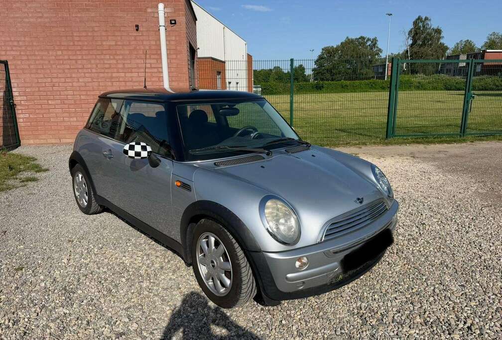 MINI Mini Cooper 1.6i  07.2004 157.000 km 85 kw